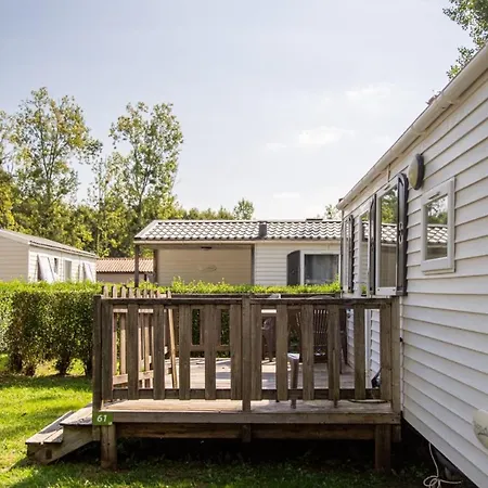 Maeva Respire La Comtesse Belus